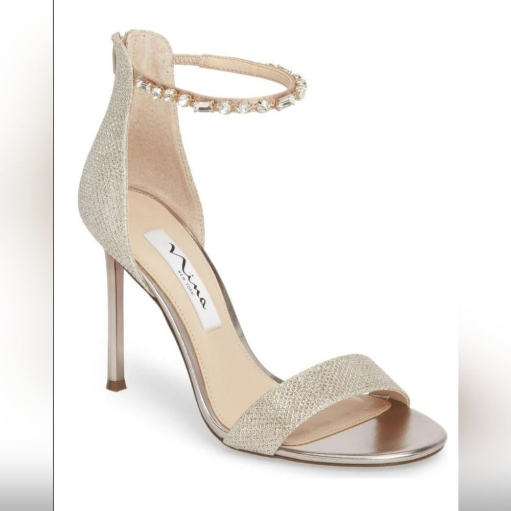 NINA WOMEN'S DEENA SANDALS IN CHAMPAGNE SIZE 9 NIB